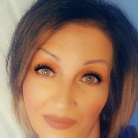 Meet your Posher, Cora - Picture 1 of 1